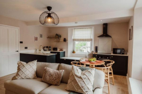 Boujee, Chic Apartment